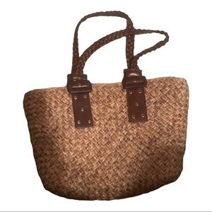 WOVEN BASKET 
HANDMADE STRAW PURSE W/ Leather trim shoulder-tote bag